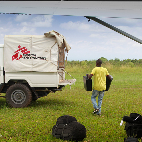 medical-transport Cargo been transferred from plane to truck